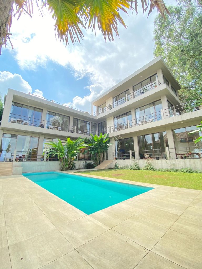 Villa private pool untuk rombongan di bandung
