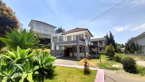 villa private pool murah