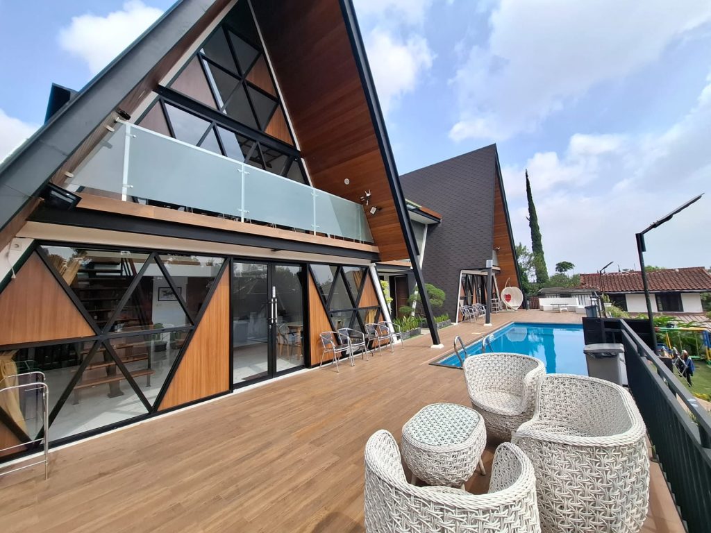 villa 8 kamar di bandung