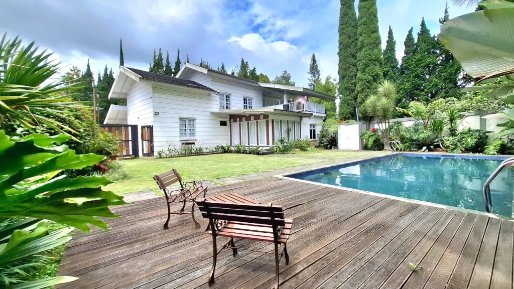 villa 3 kamar kolam renang di bandung