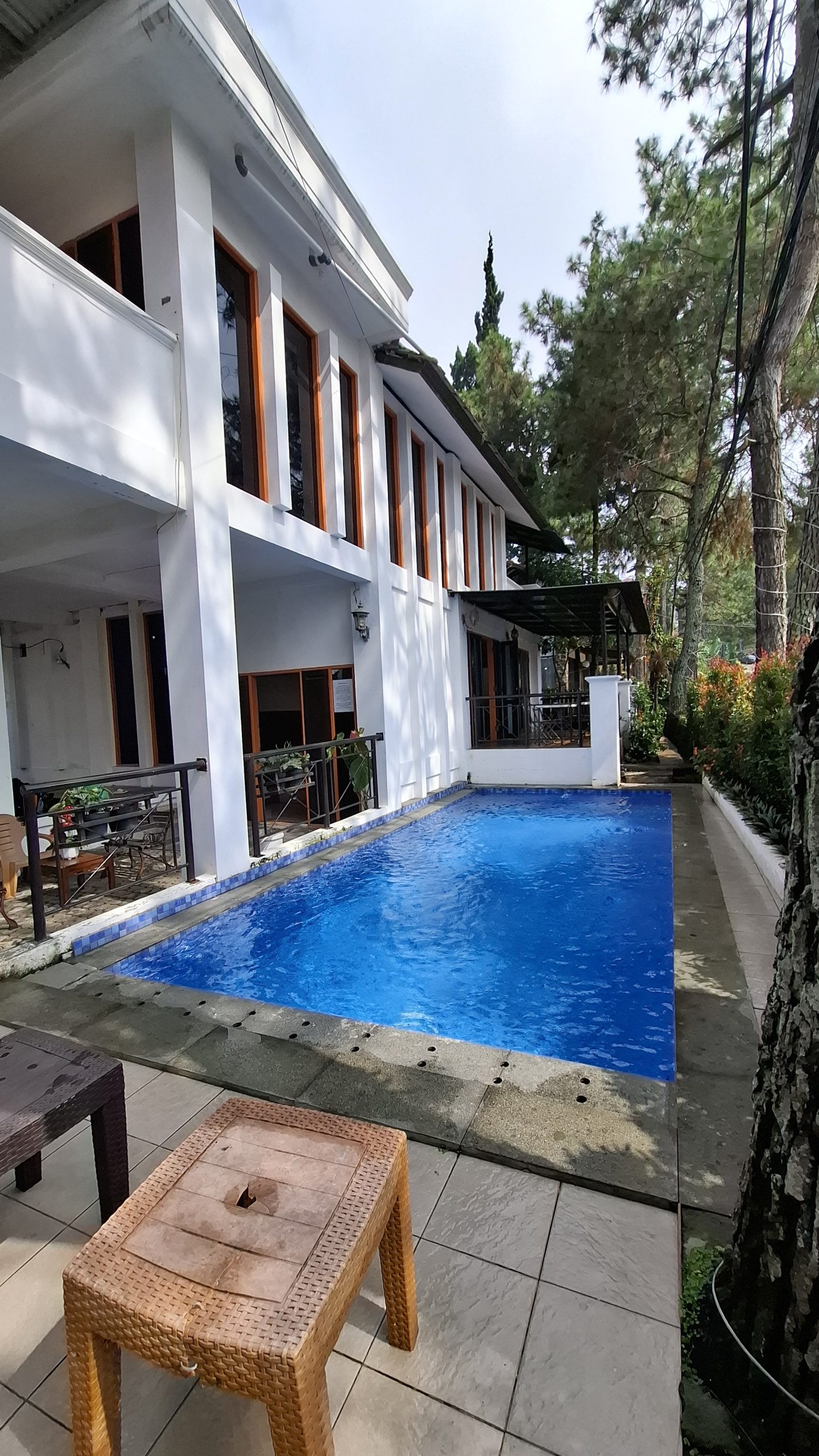 villa 4 kamar kolam renang di bandung murah