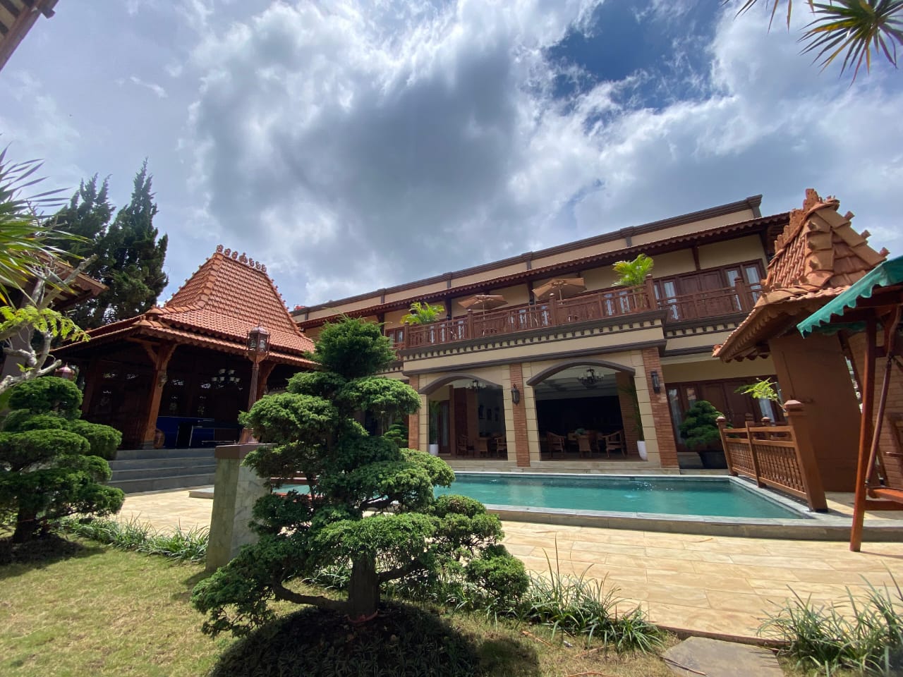 villa 7 kamar di bandung bernuansa jogja