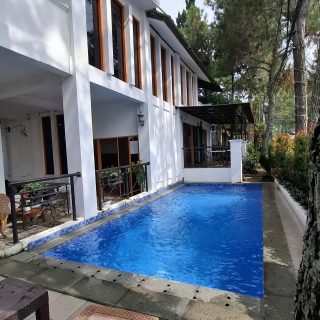 villa 4 kamar kolam renang di bandung murah