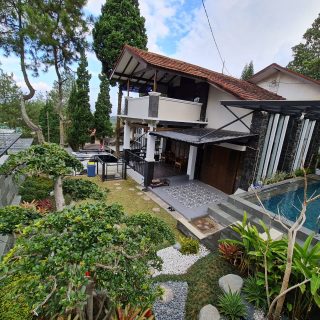 villa private pool minimalis