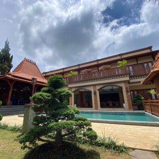 villa 7 kamar di bandung bernuansa jogja