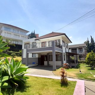 villa private pool murah